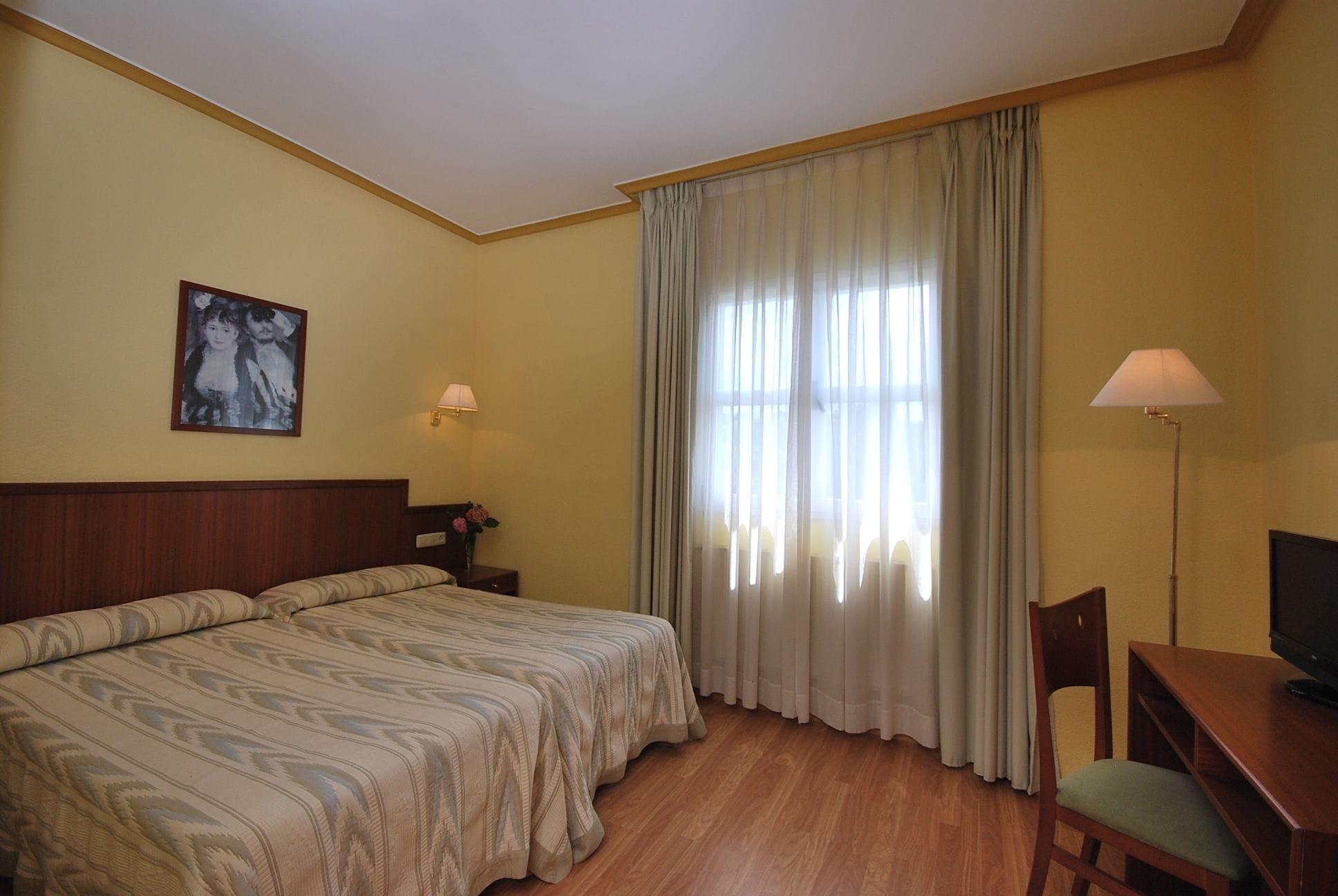 Vega Del Sella Hotel Arriondas Bagian luar foto